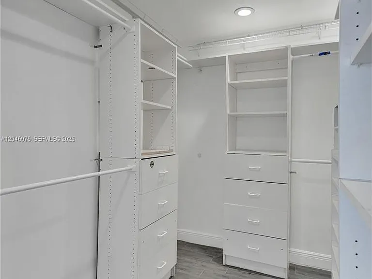 9240 SW 54th St — Photo 18