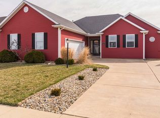 22 Fedor Cir, Bloomington, IL 61705