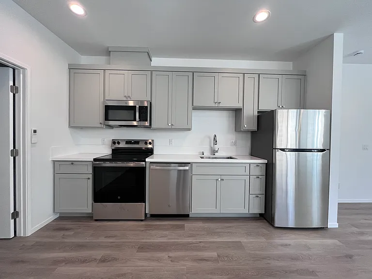 1542 Grand Ave #1542 — Photo 5