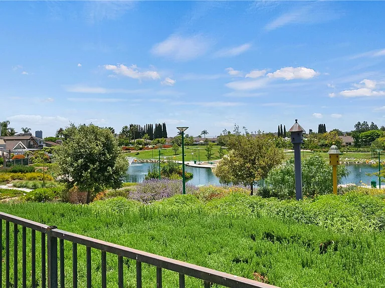 24282 Sunnybrook Cir — Photo 30