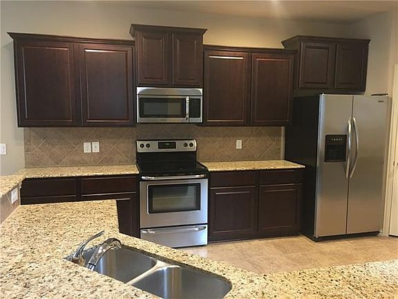 2nd image of 1846 Villa Dr