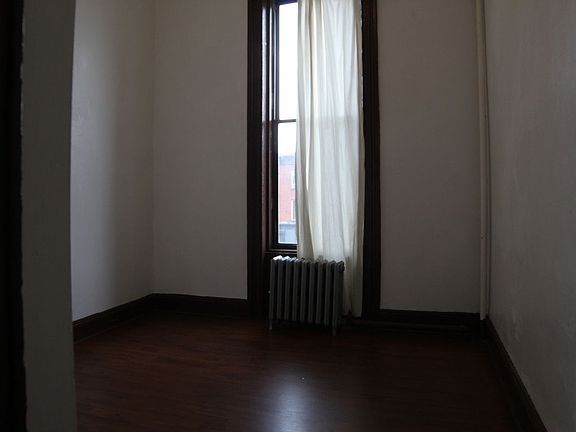 2nd image of 279 Saint James Pl #2R