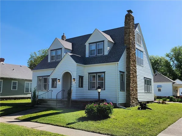 318 S 9th St, Independence, KS 67301