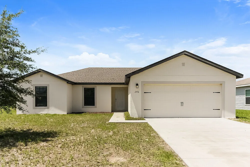 3 bed, 2.0 bath, 1684 sqft, $1,960 — Photo 1