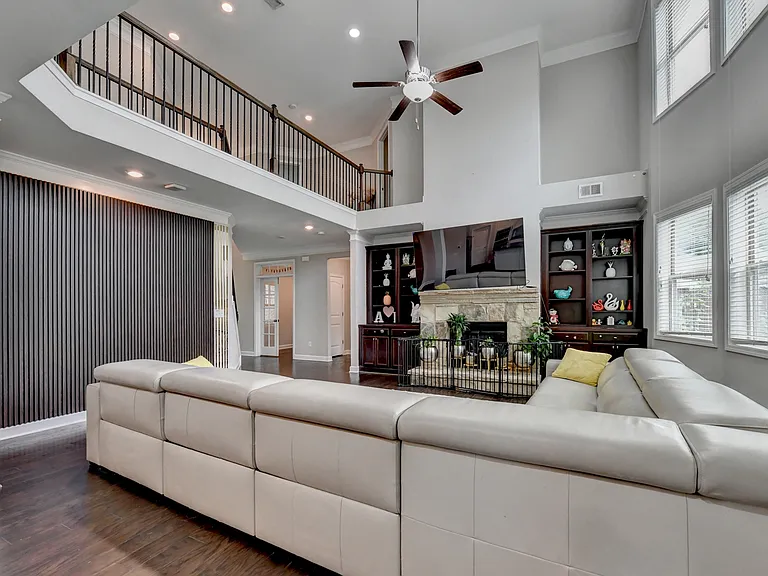 6035 Ashborough Park — Photo 24