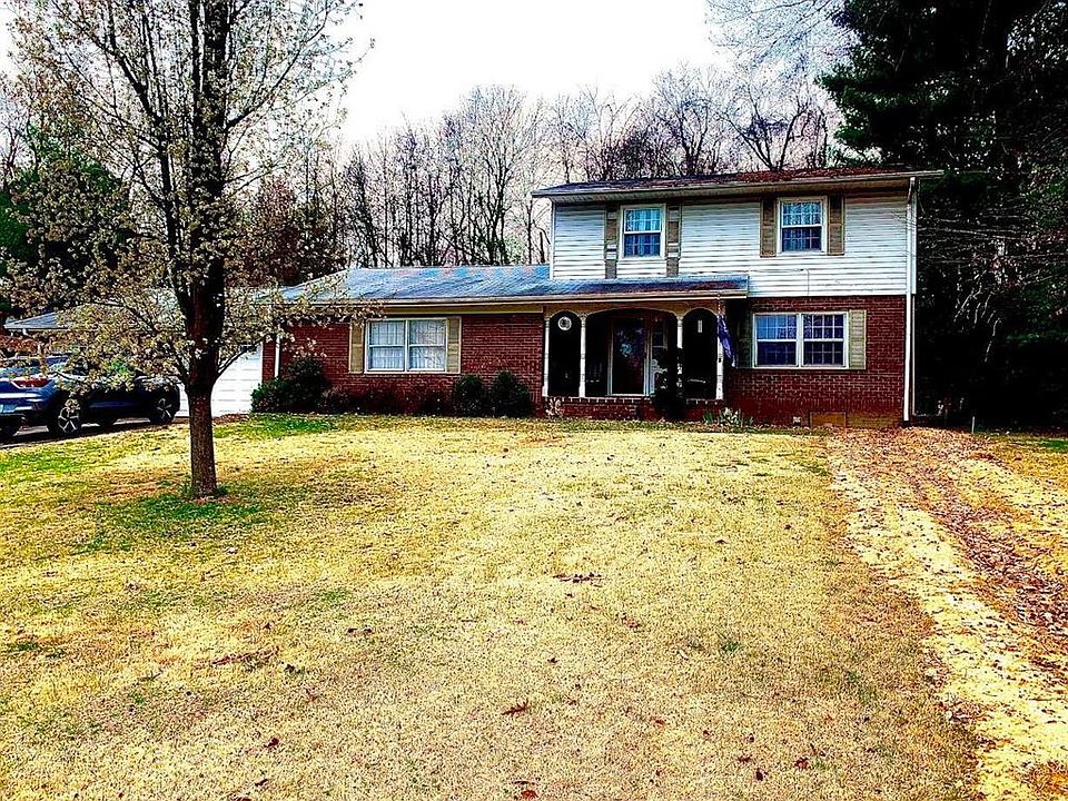 1st image of 225 Windsong Dr