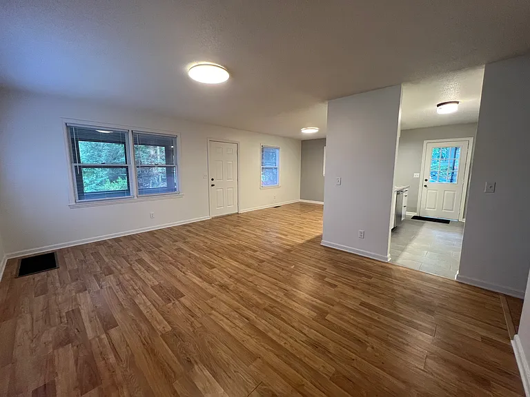 6 Trotter Pl — Photo 18