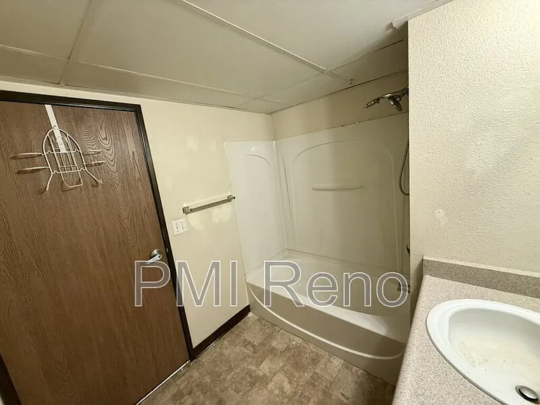 Big Horn Apartments — Photo 17