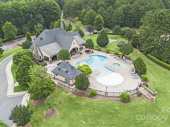 4th image of 3136 Ashwood Park Dr