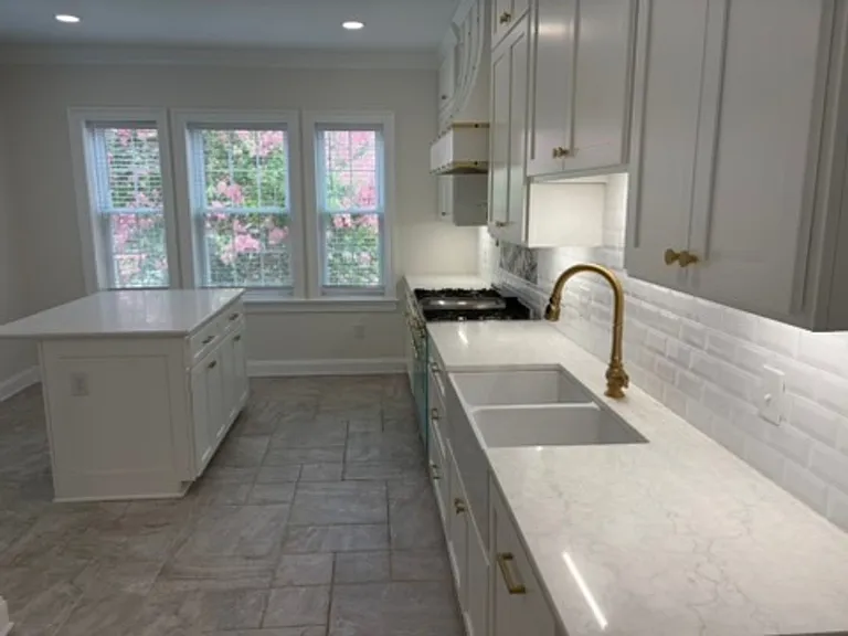 675 Evergreen Ave — Photo 3