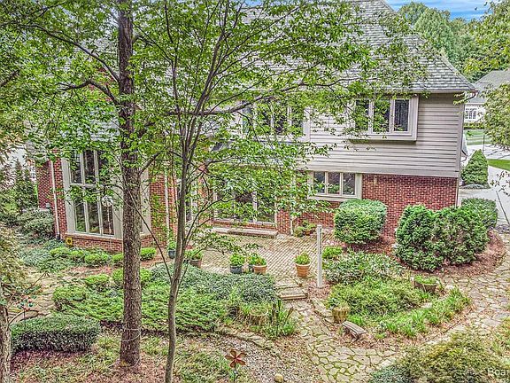 2nd image of 50003 Thetford Ct E