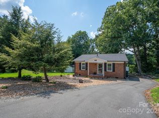 308 Graham Dr, Dallas, NC 28034