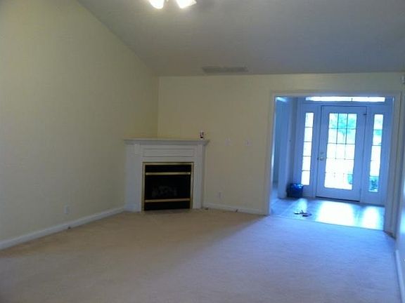 4th image of 5815 Winnett Dr