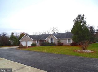 2200 Nena Dr, York, PA 17408