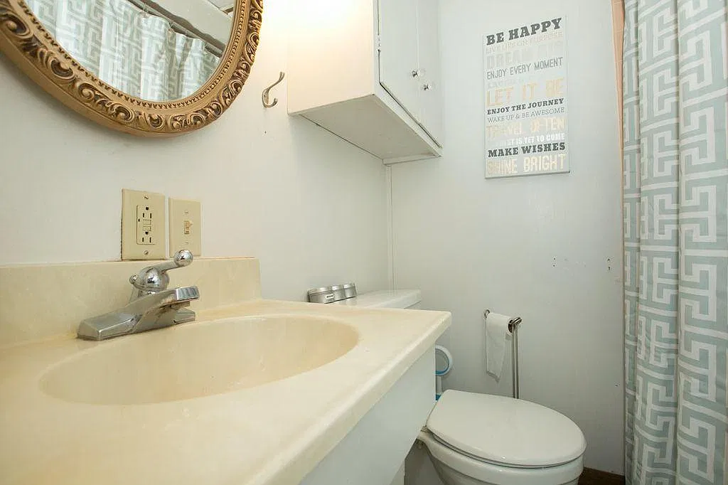 1064 Rush St — Photo 4