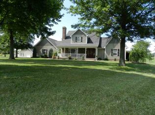 2282 E Warrenton Rd, Haubstadt, IN 47639