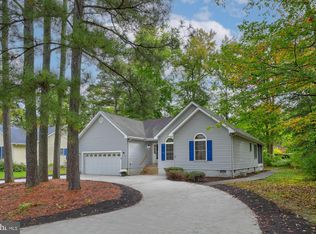 25 S Horseshoe Dr, Ocean View, DE 19970