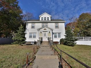 1011 Pleasant St, Worcester, MA 01602