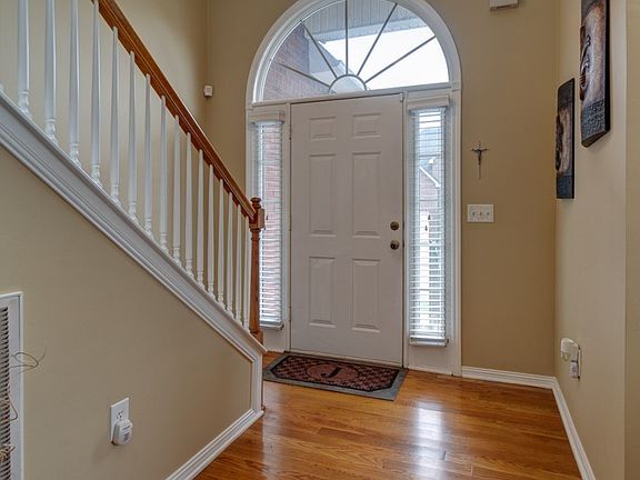 3rd image of 403 Carmel Dr