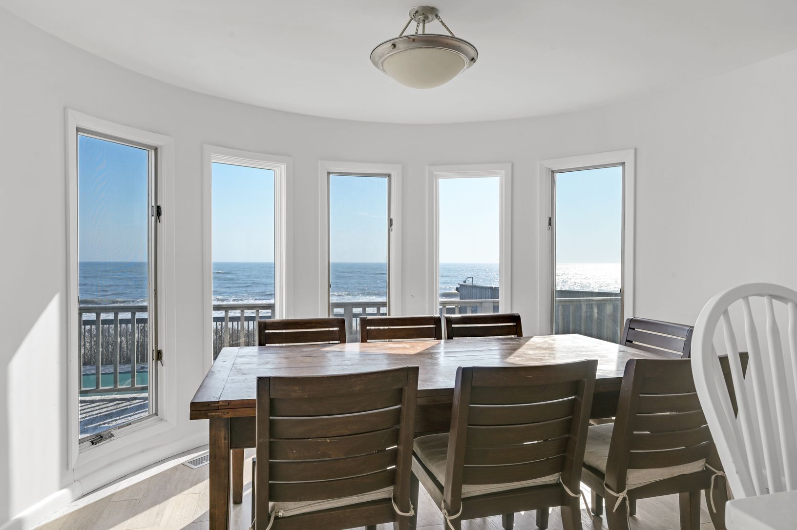  Oceanfront Dining Room