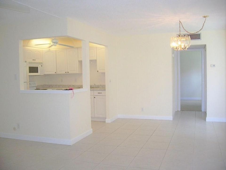 1st image of 727 Flanders Dr #P