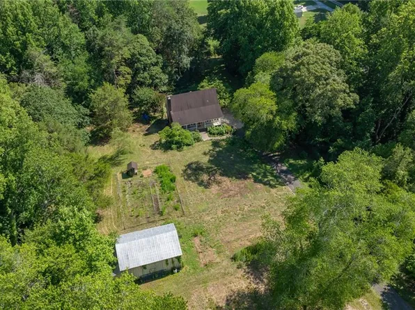 900 Teague Rd, Winston Salem, NC 27107