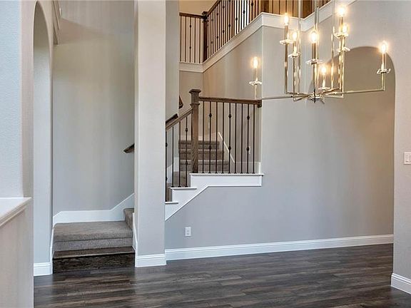 4th image of 712 Bannerdale Blvd