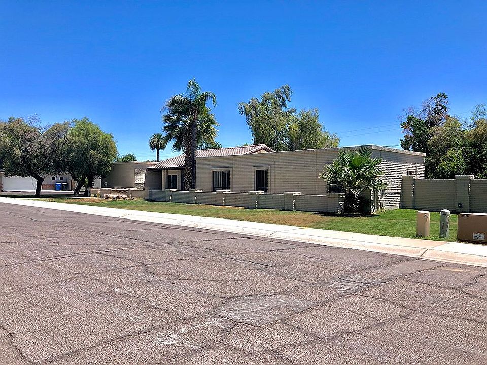 1st image of 111 E Desert Park Ln