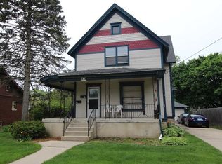 834 Bellevue Ave #2, Elgin, IL 60120