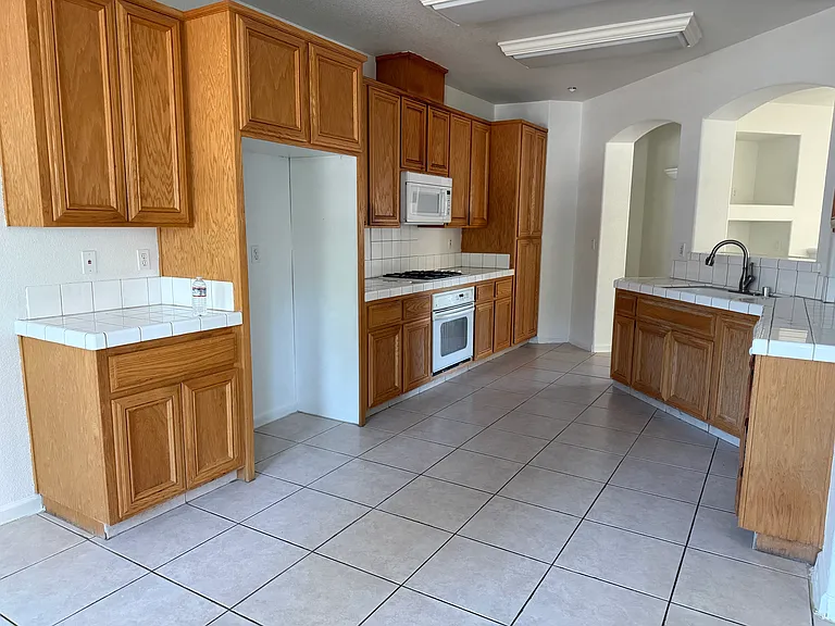 1631 Gillette Dr — Photo 9