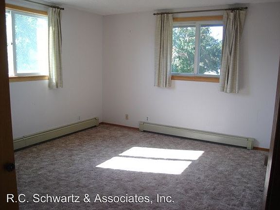 5th image of 3411 E 31st Ave