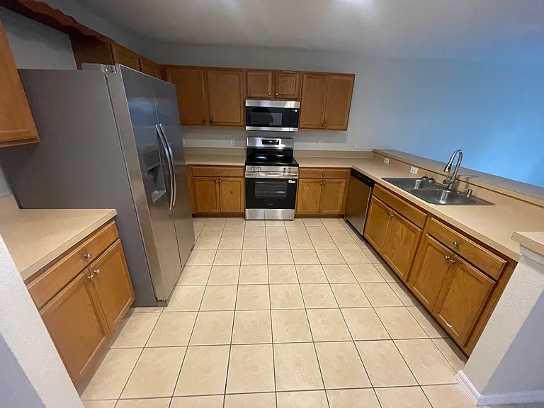 1421 Hibiscus Ave — Photo 11