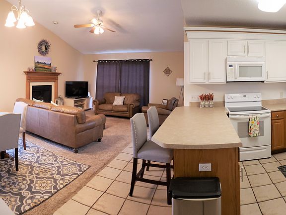 Kitchen, Livingroom, Dining area