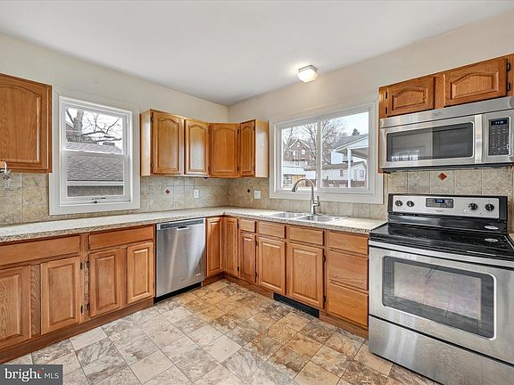 4th image of 103 Avenue B