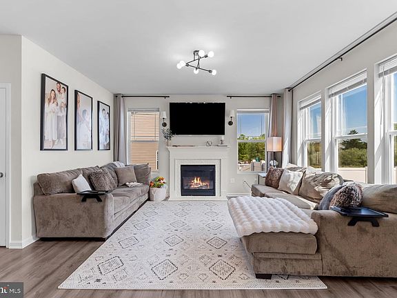 4th image of 420 Hickory Ridge Cir