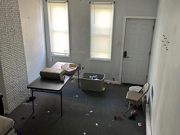 3rd image of 2072 E Clementine St