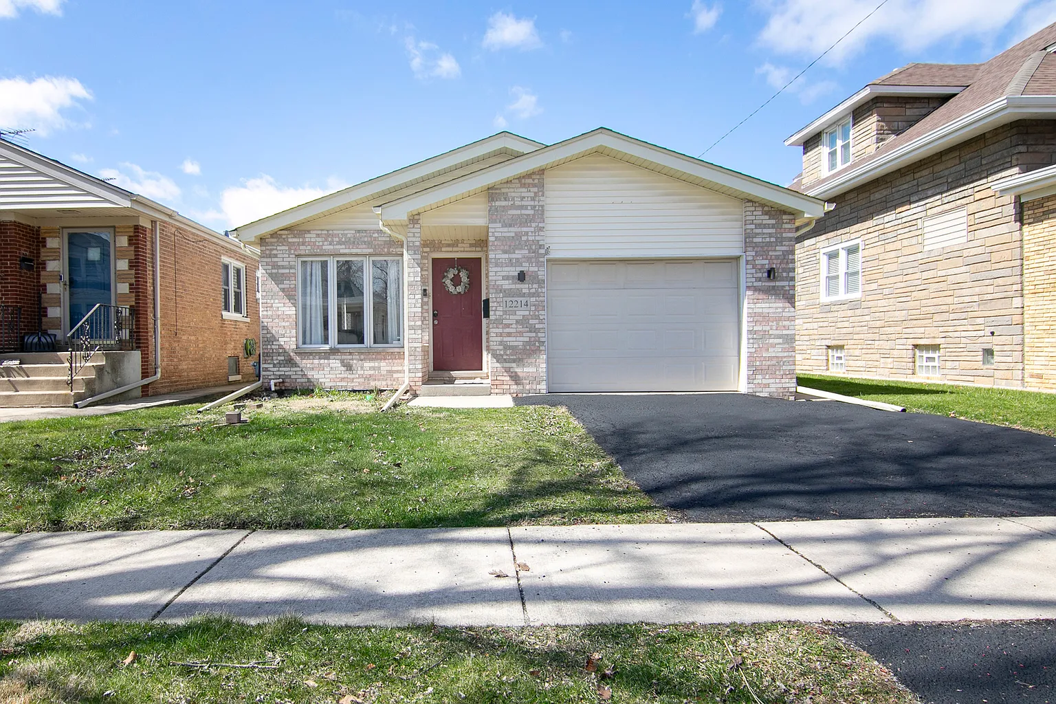 12214 Maple Ave photo 1