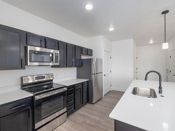 2nd image of 221 E Maine Ave #3fc7b0f5e