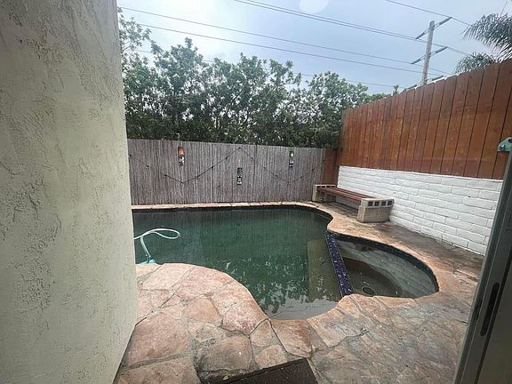 5th image of 3550 Wawona Dr