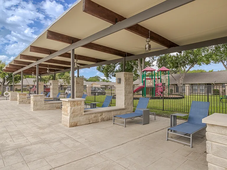 Villages at Parktown Apartment Homes — Photo 9