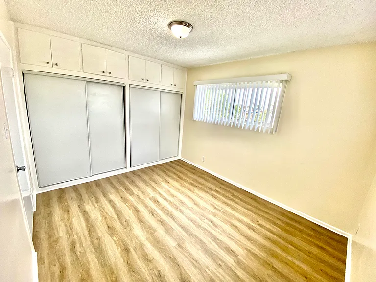 12644 York Ave #E — Photo 13