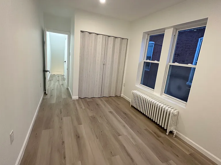 525 Perry St — Photo 21
