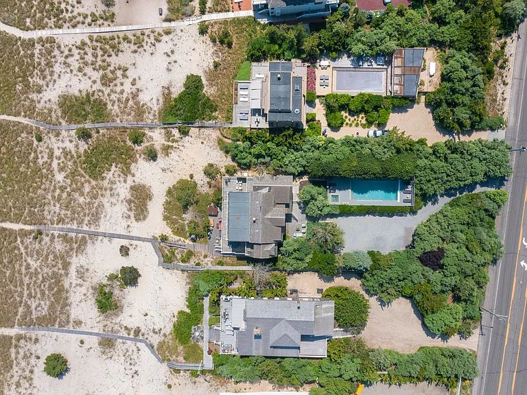329 Dune Rd — Photo 48
