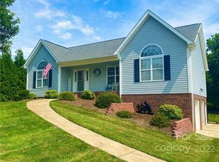2326 Ellen St, Granite Falls, NC 28630