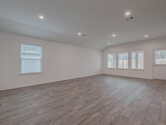 5th image of 2943 Sycamore Run Ln