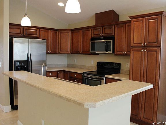 4th image of 6114 NW 118th Pl