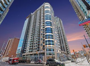 242 Rideau St #1807, Ottawa, ON K1N 0B7
