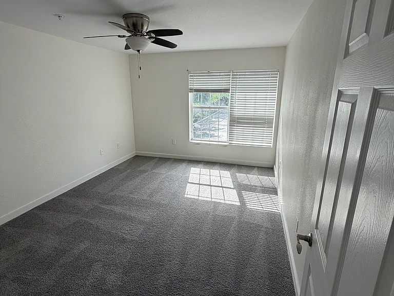 2096 Kings Palace Dr — Photo 11