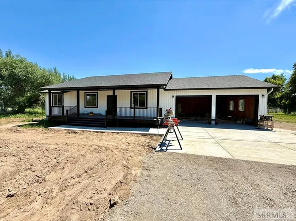 32 E Cedar St, Parker, ID 83438