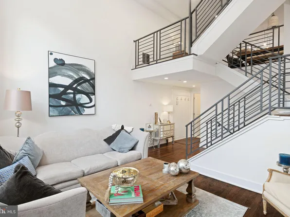 2449 Manton St, Philadelphia, PA 19146